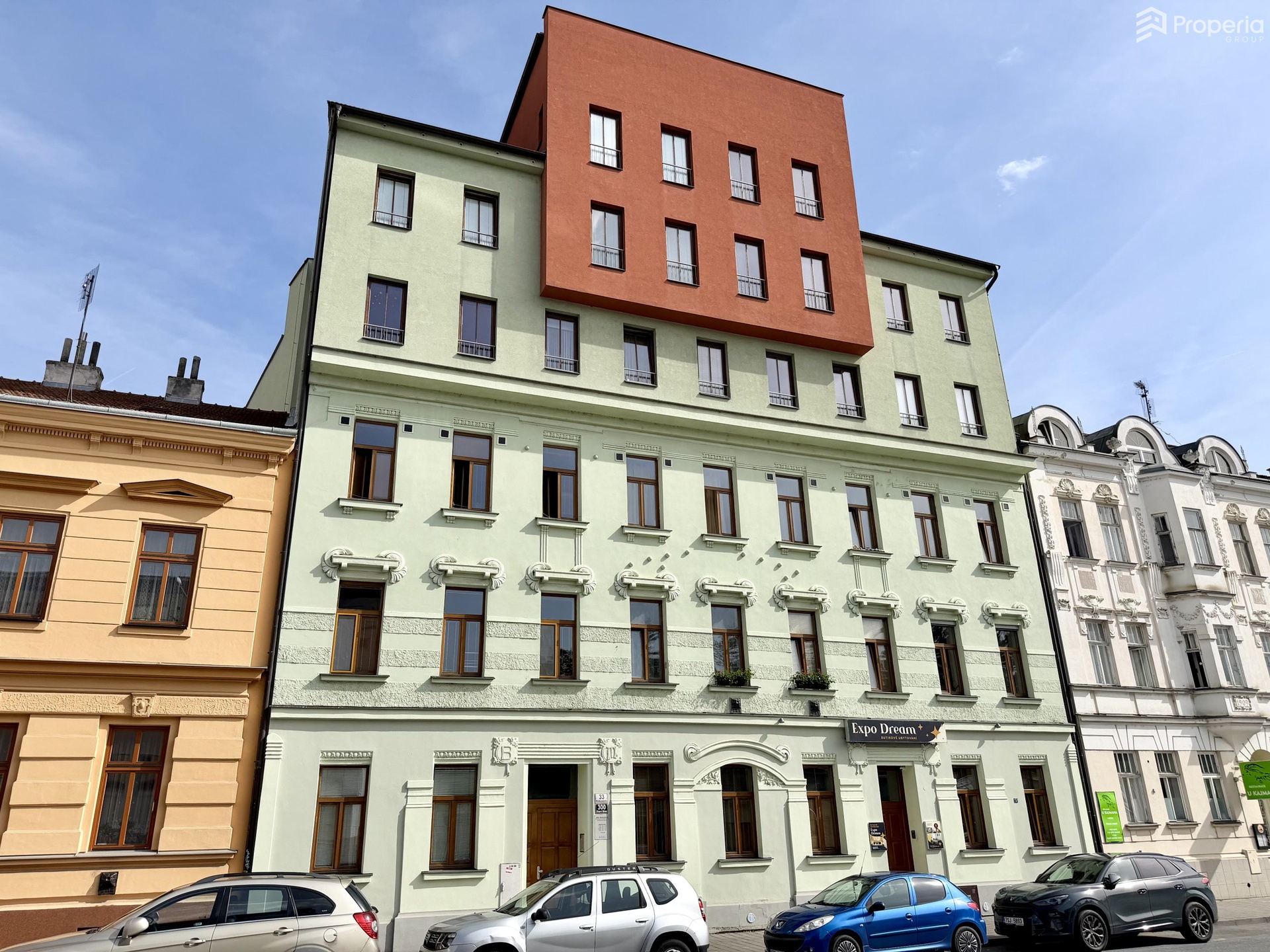 Pronájem zděného klimatizovaného bytu 1+kk s terasou, ul. Křížkovského, Brno - Staré Brno, CP 39 m<sup>2</sup>, UP 32 m<sup>2</sup>