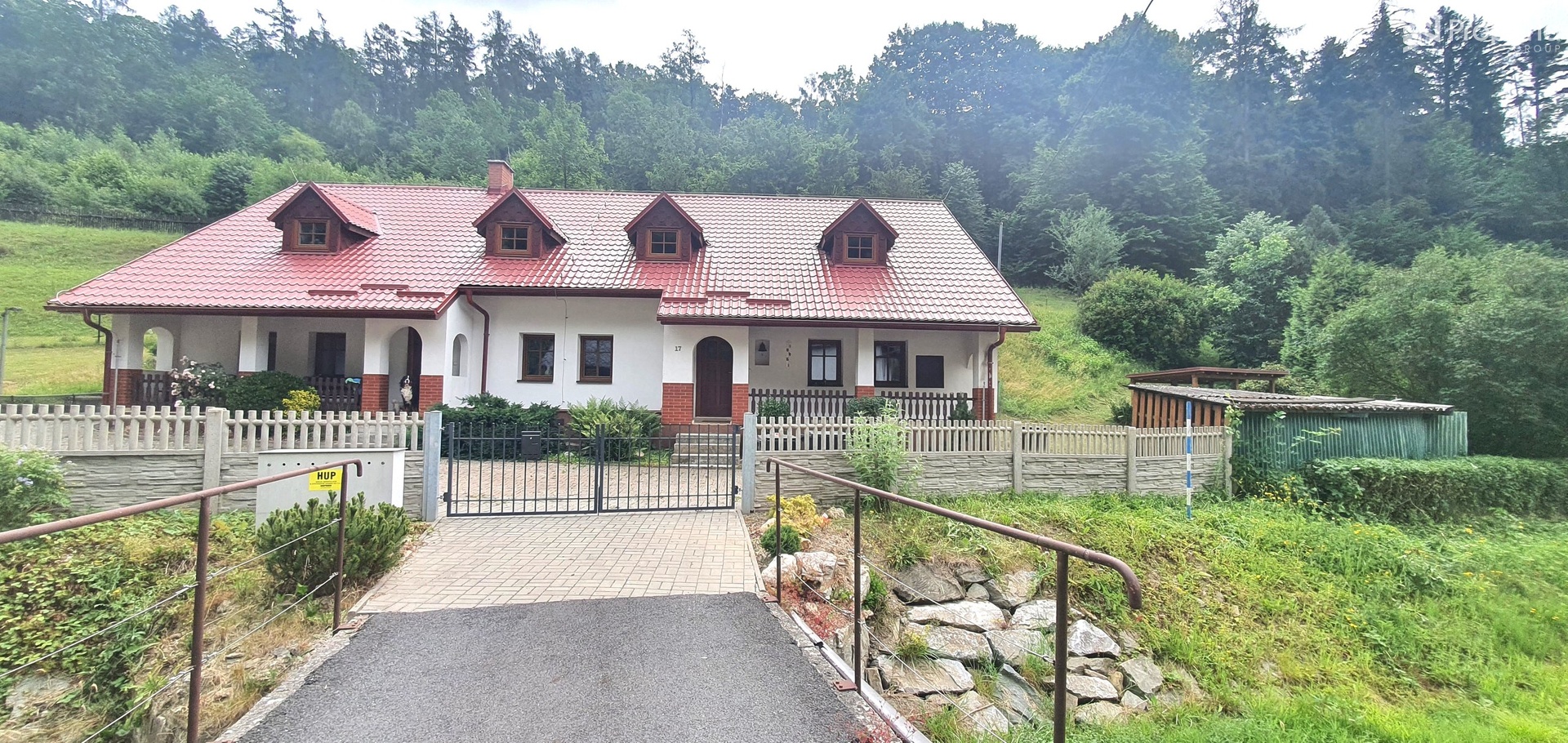 Prodej samostatně stojícího RD 6+2, pozemek 2 658 m<sup>2</sup>, Šumvald - Břevenec