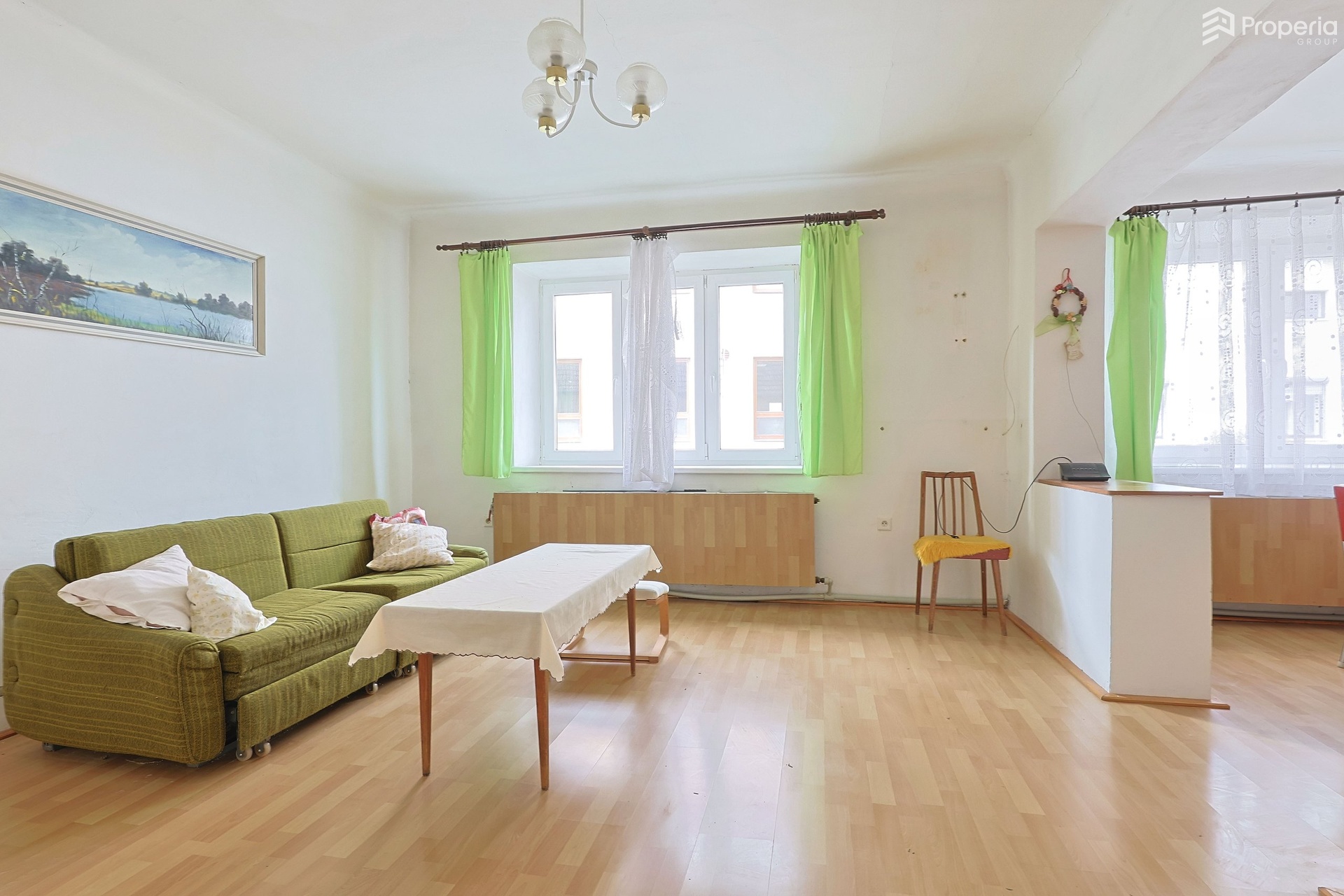 Prodej rodinný dům 4+kk, určený ke kompletní rekonstrukci v obci Uhřice okr. Vyškov. Užitná plocha 140 m², pozemek 1 563 m²