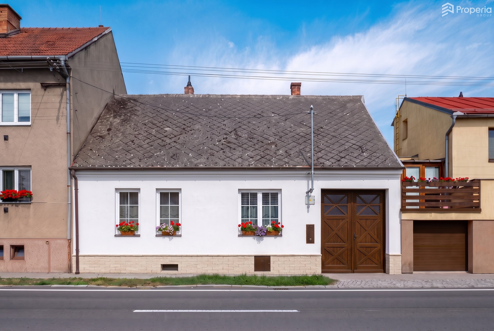 Pronájem reprezentativního domu 3+kk (84,2 m²) s dílnami, sklady a dvěma vjezdy na pozemek, 818 m² – Rosice, ul. Brněnská